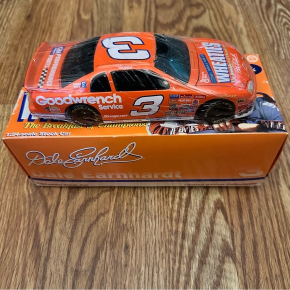 NASCAR 1997 MONTE CARLO #3 DALE EARNHARDT GOODWRENCH / WHEATIES 1/24th **BANK** - Picture 1 of 12